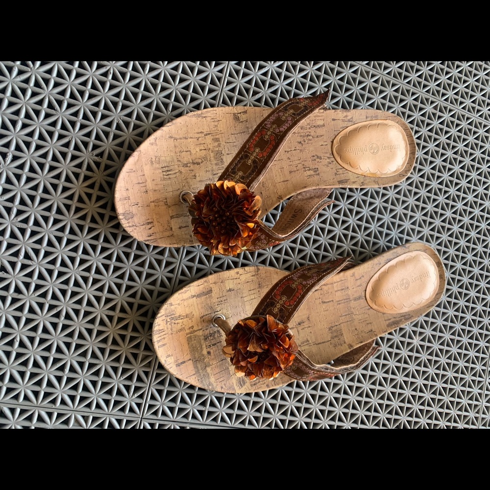 Lindsey Phillips Flip Flops Size 6